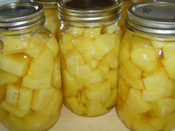 8 razlogov, zakaj je ananas dobro namakati v vodi